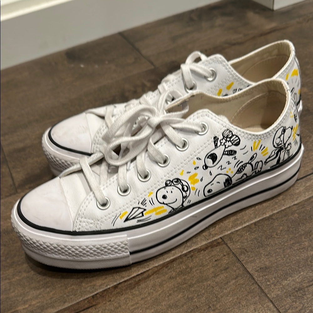 Converse White and Yellow Artistic Canvas Sneakers Snoopy